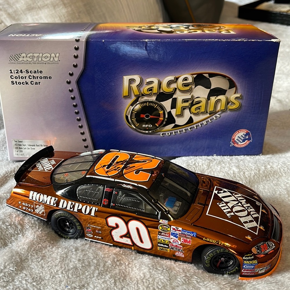 Autographed Tony Stewart #20 Color Chrome 1:24-Scale Stock Car in Origin…